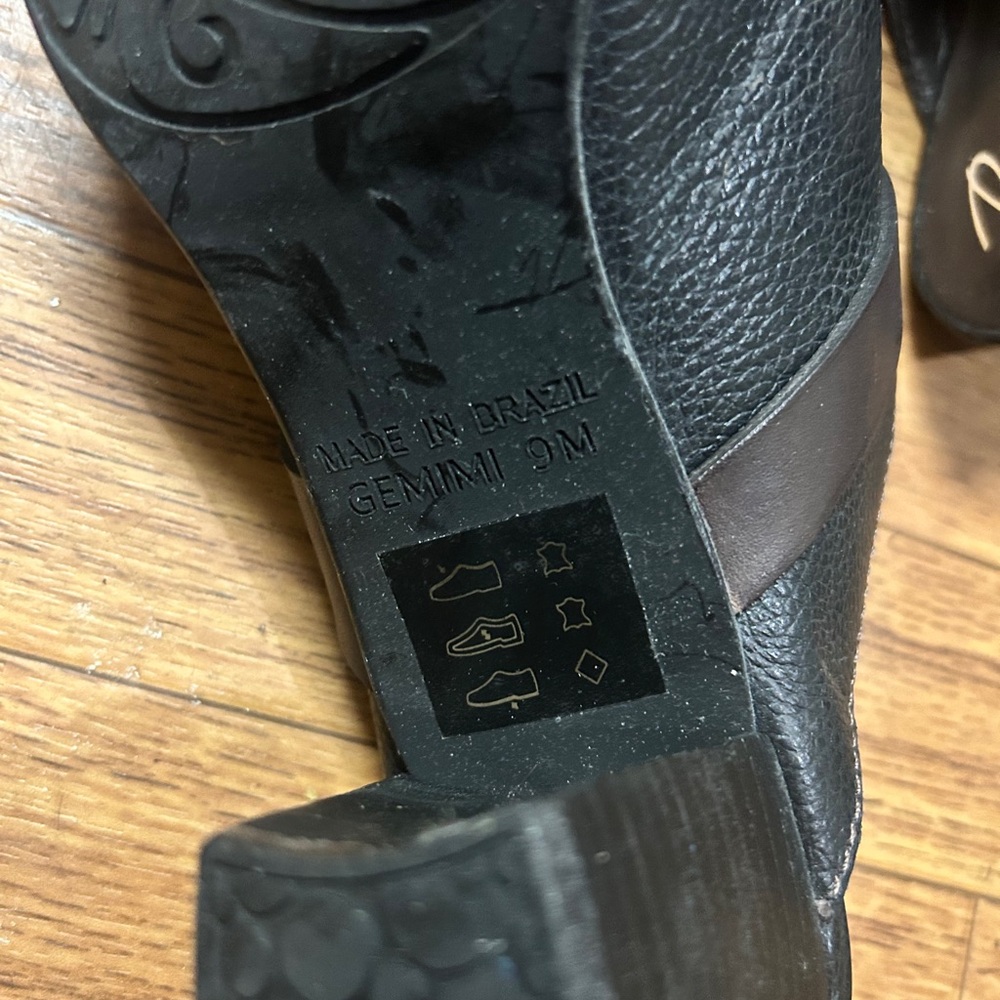 Brighton Black Leather Loafers - Picture 6 of 6